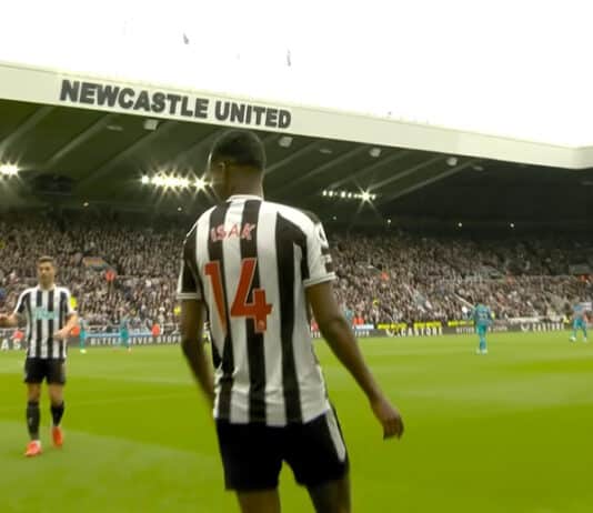 Alexander Isak Ruotsi Newcastle - Pallomeri.net